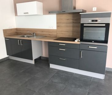 Location Appartement 3 pièces 67m² VILLENEUVE DE LA RAHO 66180 - Photo 2