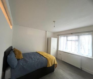 5 bedroom semi-detached house to rent - Photo 1