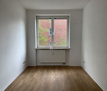 Neue Küche Neuer Fußboden 3 Zimmer 1.Obergeschoss Balkon Mühlentwiete - Photo 1