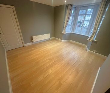 4 bedroom semi-detached house to rent - Photo 3