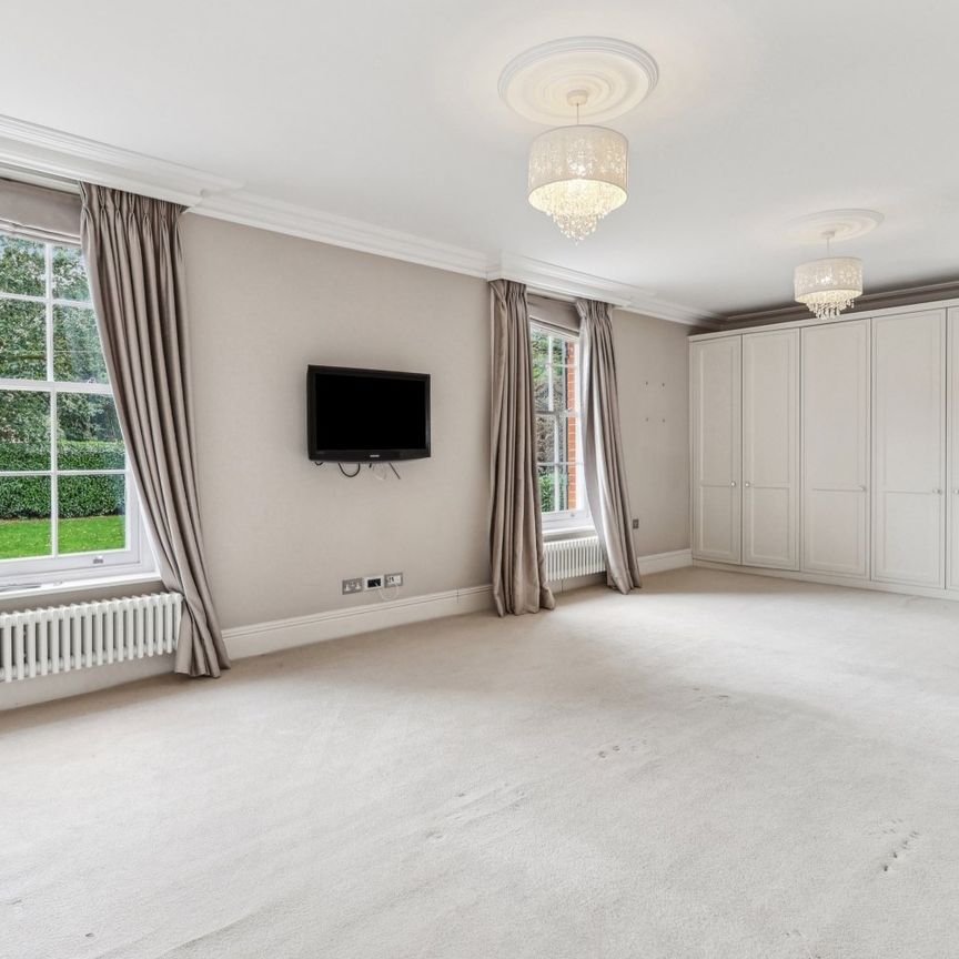 Oatlands Avenue, Weybridge, Surrey, KT13 - Photo 1