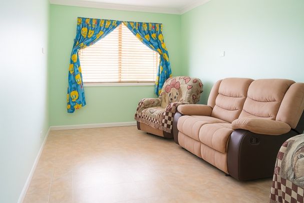 Beautiful Family Home Packed With Features â Donât Miss Out! - Photo 1