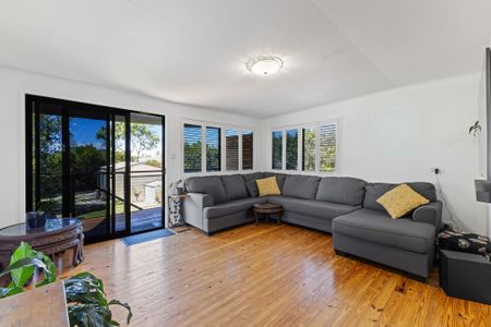 Space, Style & Serenity - Your Family Retreat Awaits at 4 Kingsford Street - Photo 4