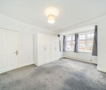 5 bedroom semi-detached house to rent - Photo 2