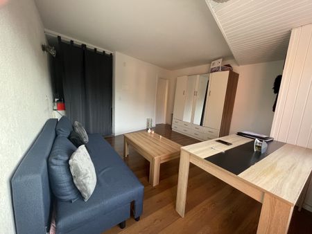 Studio au rez-de-chaussée - Photo 2