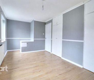 3 bedroom end of terrace house to rent - Photo 3