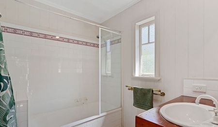 19 Rawlins Street, Kangaroo Point QLD 4169 - House For Rent | Domain - Photo 5