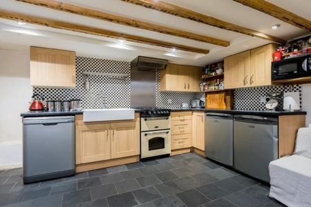 2 bedroom terraced house to rent - Photo 3