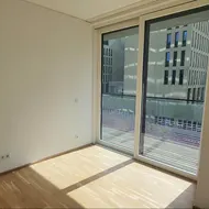 2 - Zimmer Wohnung 51 m² im TrIIIple Tower 3. Bezirk mit 16 m² Balkon & Dach-Pool - Photo 2