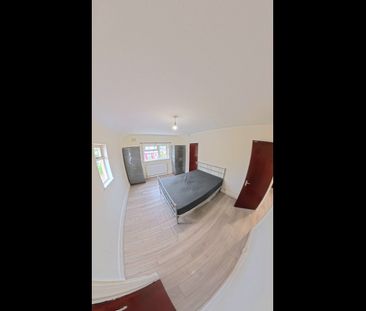 4 Bed Semi-Detached House, Christchurch Avenue, HA0 - Photo 6