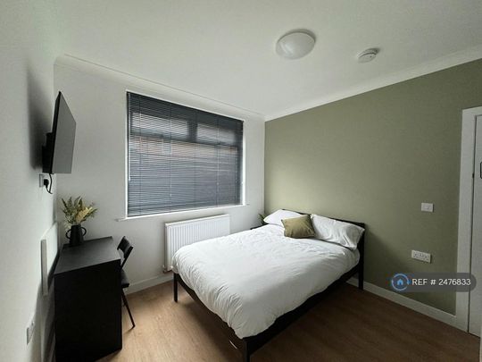 1 bedroom in a house share to rent - Photo 1