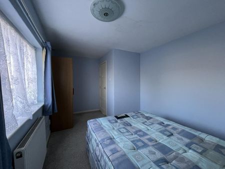 3 bedroom end of terrace house to rent - Photo 3