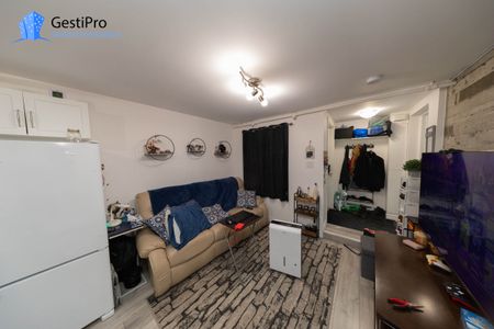 2275 Bruneau - Photo 2