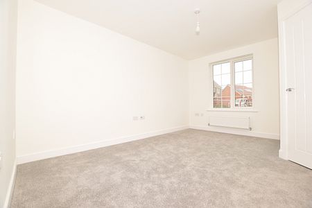 3 bedroom semi-detached house to rent - Photo 5