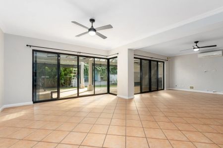 Lovely Family Home - Photo 2