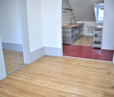 Charming renovated apartment with terrace in the heart of Cernier - Photo 4