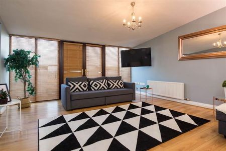 31 Winter Gardens Penthouse, Belfast, BT2 8EP - Photo 2