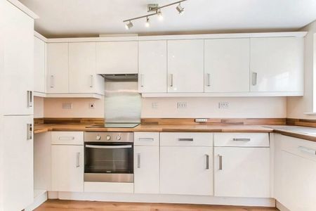 2 Bed Flat, Murray View, LS10 - Photo 5