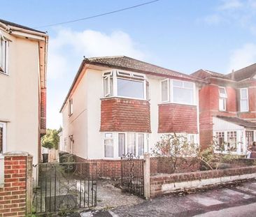 Winton, Bournemouth - Photo 2