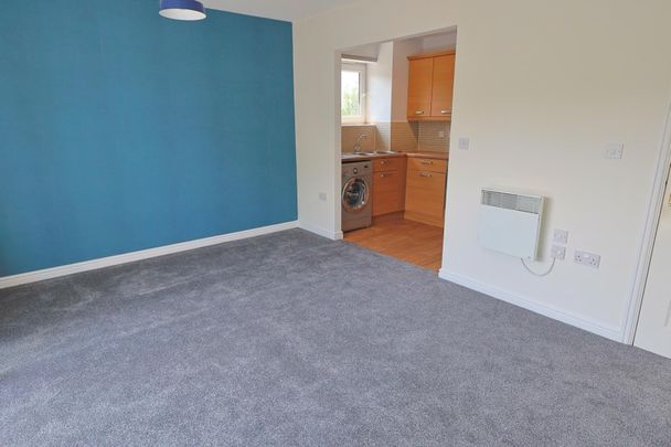 Philmont Court, Coventry - MODERN TOP FLOOR APARTMENT - Photo 1