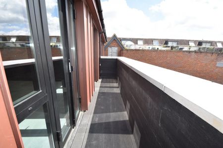 Oak End Way, Gerrards Cross, Buckinghamshire,SL9 - Photo 3