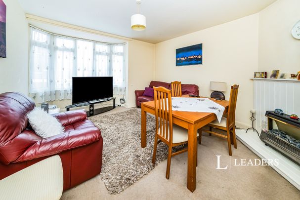 2 bedroom apartment to rent London Road, East Grinstead, RH19 - Photo 1