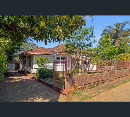 144 Holberton Street, Newtown, Qld 4350 - Photo 5