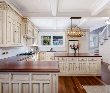 Stunning Home With Timeless Art Deco Elegance - Photo 6