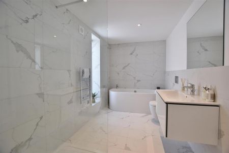 4 bedroom townhouse to rent - Photo 4