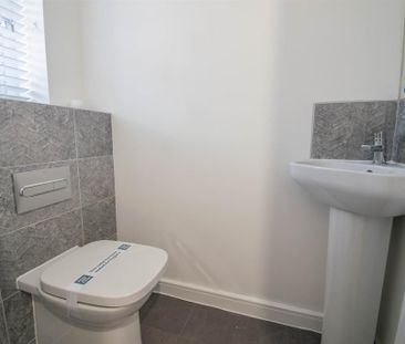 2 bedroom semi-detached house to rent - Photo 5