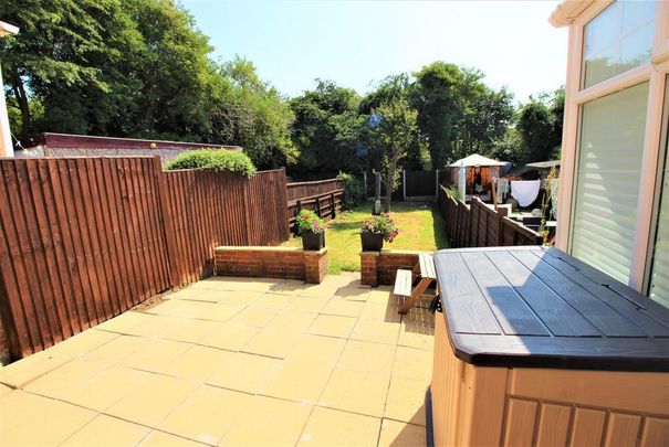 2 bedroom terraced house to rent - Photo 1