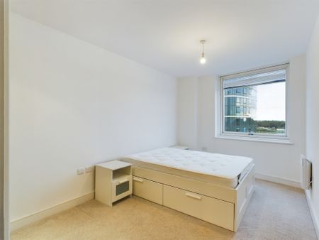 1 bed to rent in Dock Head Road, Chatham, ME4 - Photo 3