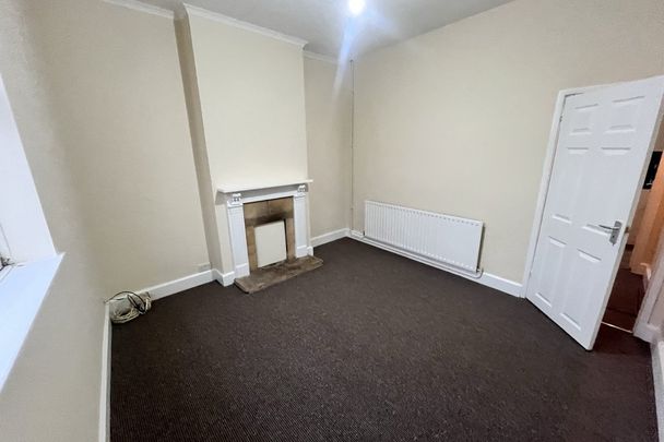 Queen Street - Photo 1