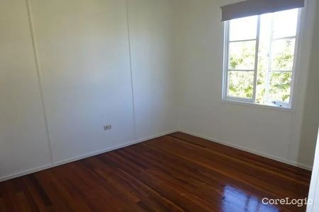 22 Main Rd, Wellington Point QLD 4160 - House For Rent | Domain - Photo 3
