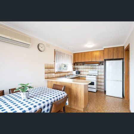 Original 3 bedroom home in Hamlyn Heights! - Photo 3