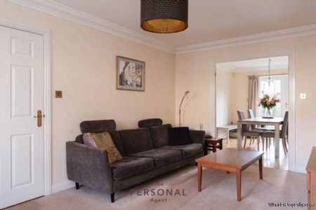 4 bedroom property to rent in Epsom - Photo 5