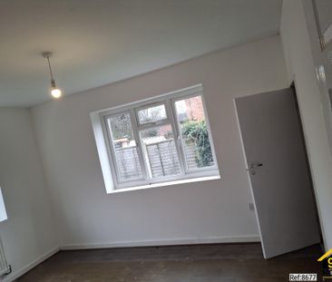 3 bed Detached Bungalow in KENILWORTH CLOSE , TIPTON, DY4 8EQ - Photo 5