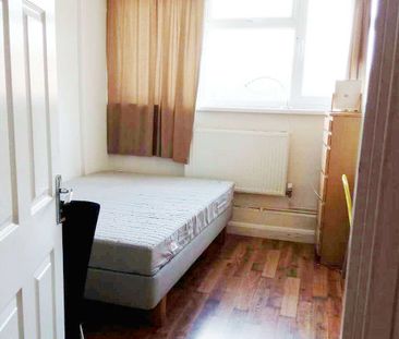 Cropley Court A Room C Room B Room A - Photo 3