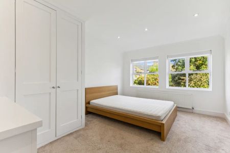 5 bedroom house in Clapham - Photo 3