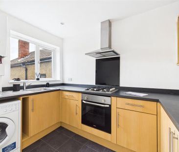 2 bedroom maisonette to rent - Photo 4