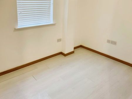 SEAFRONT, SOUTHEND ON SEA - Photo 2