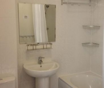 4 bedroom semi-detached house to rent - Photo 1