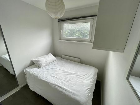 13 Corringham House (i) – Room 4 - Photo 5