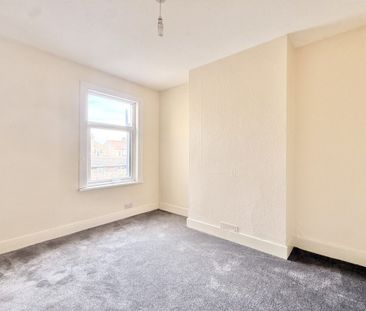 1 bed Flat Stromness Road, SS2 - Photo 2
