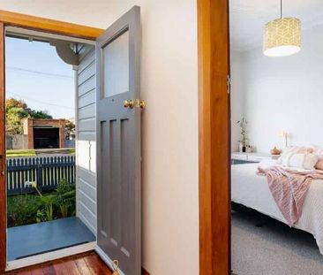 Four bedroom family home in great location - Photo 3