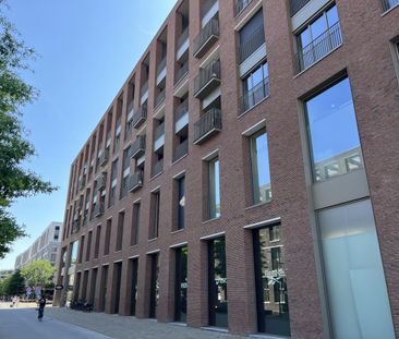 Appartement te huur in Hasselt voor € 890 met 1 slaapkamer - Photo 2
