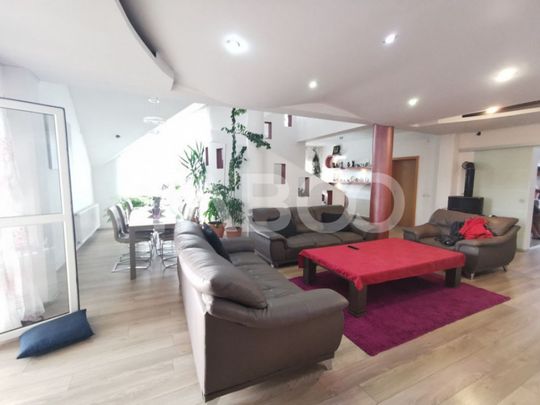 Casa in zona Centrala cu 8 camere mobilate teren 890 mp - Fotografie 1
