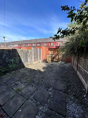 2 bedroom terraced house to rent - Photo 3