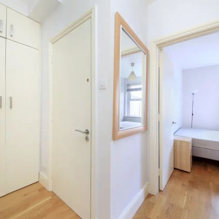 1 bedroom flat in Sheen - Photo 3