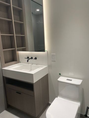 For Lease - 55 Charles Street Unit# 3007, Toronto, Ontario - Photo 2